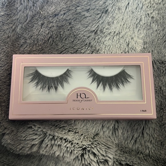 Two Pairs of Brand New House of Lashes - Picture 2 of 6